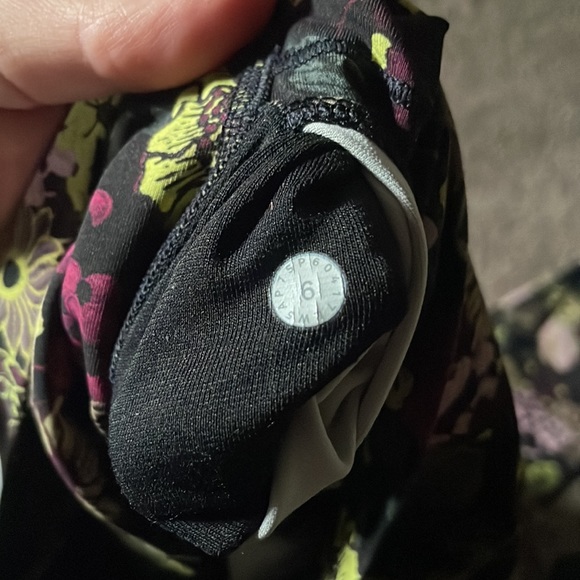 Women’s lululemon leggings - Picture 4 of 4